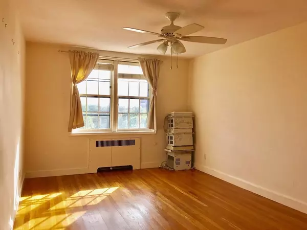 Cambridge, MA 02138,50 Follen St #505