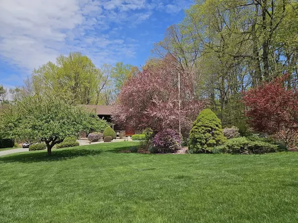 Ludlow, MA 01056,38 Meadowlark Circle