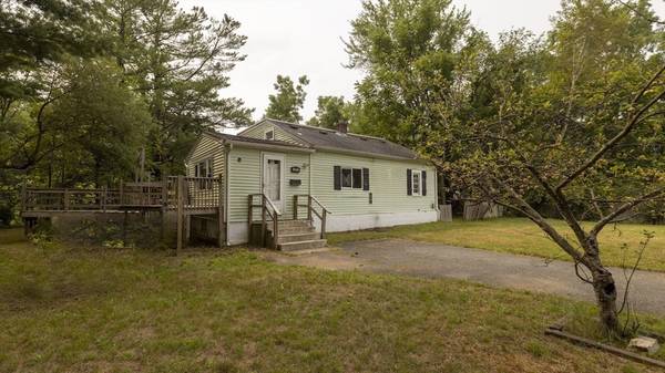 101 Pine Grove Ave, Bellingham, MA 02019