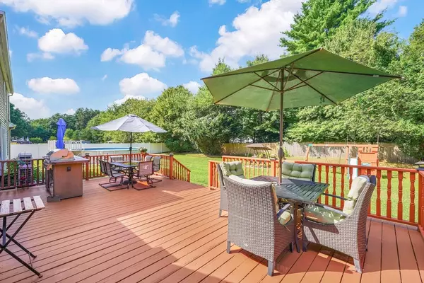Wilbraham, MA 01095,9 Longview Dr