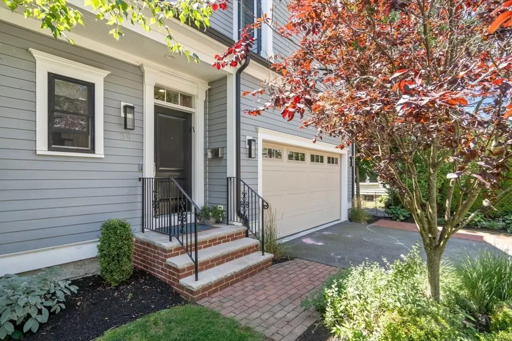 Newton, MA 02458,34 Winchester Rd #34