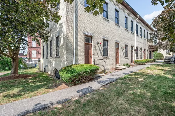 201 Thorndike St #5-02, Lowell, MA 01852