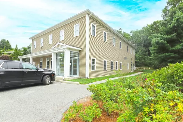 Falmouth, MA 02556,33 Edgerton Dr #1B