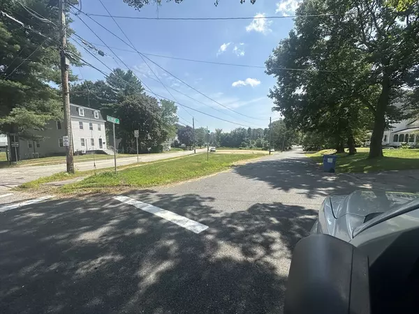 North Brookfield, MA 01535,60 Gilbert St
