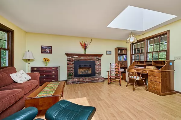 Southampton, MA 01073,127 Pomeroy Meadow Rd