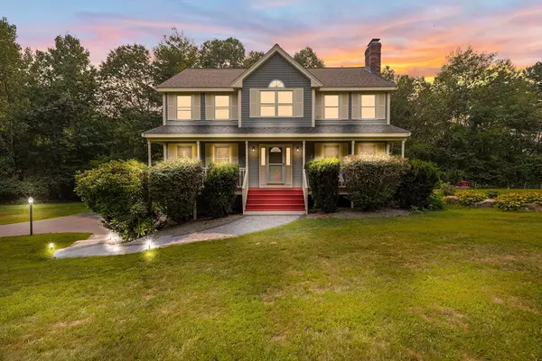 10 Bicknell Dr, Mendon, MA 01756