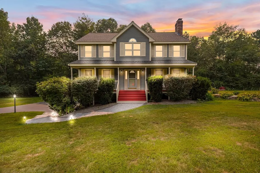 10 Bicknell Dr, Mendon, MA 01756