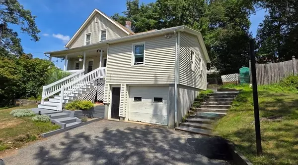 15 Adella St, Auburn, MA 01501