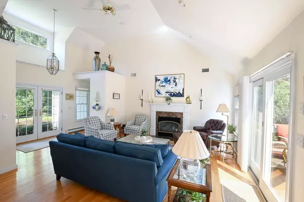 Mashpee, MA 02649,19 Polaris Dr