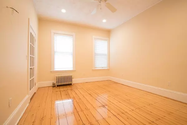 Cambridge, MA 02138,20 Ellery St #2