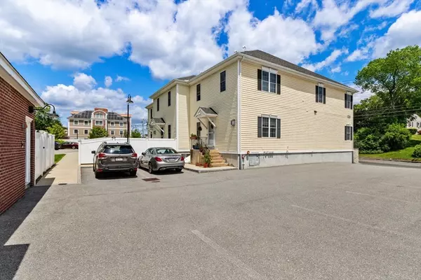 Burlington, MA 01803,129 Cambridge St #1