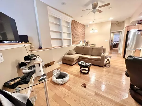 244 North St #1, Boston, MA 02113