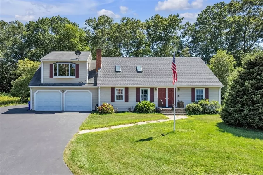 38 Standish Rd, Attleboro, MA 02703