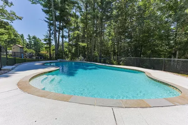 Plympton, MA 02367,106 Upland Rd