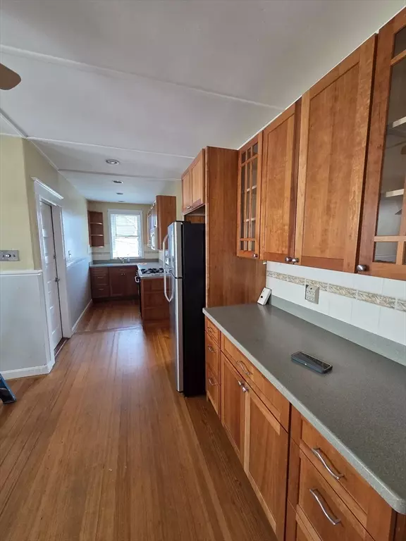 Salem, MA 01970,64 Tremont St #2