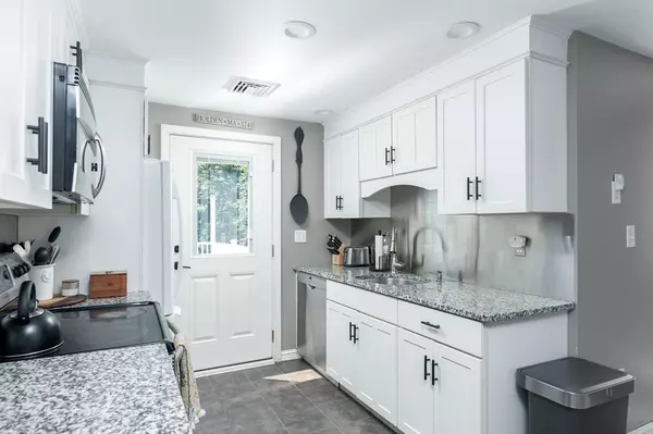 Holden, MA 01520,9 Short Street
