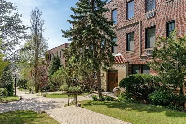 321 Tappan Street #5, Brookline, MA 02445