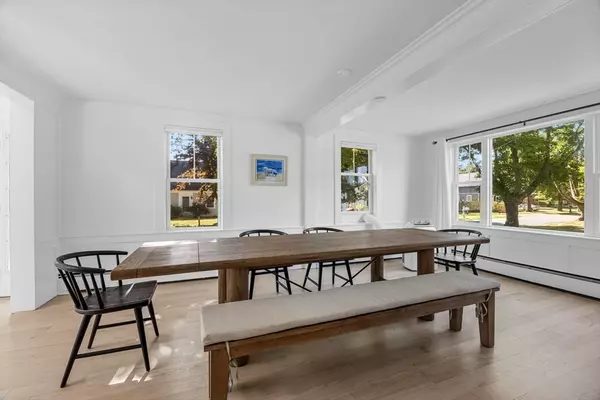 Falmouth, MA 02536,241 Davisville Rd