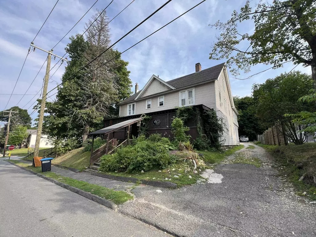 Pittsfield, MA 01201,98 Lincoln St