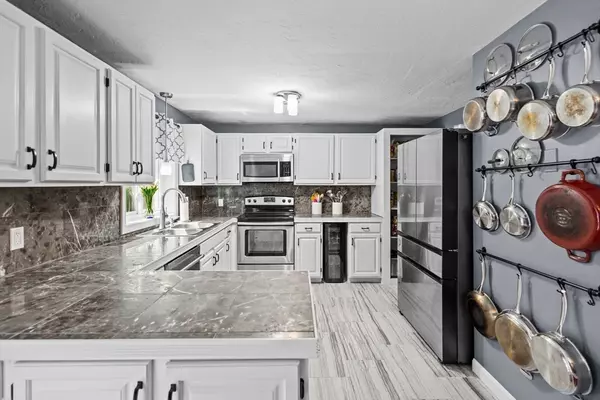 Webster, MA 01570,19 Highcrest Park #19