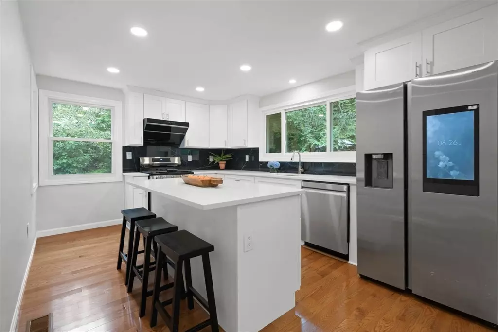 Winchester, MA 01890,7 Thornberry Road