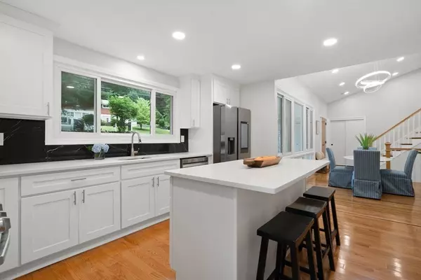 Winchester, MA 01890,7 Thornberry Road