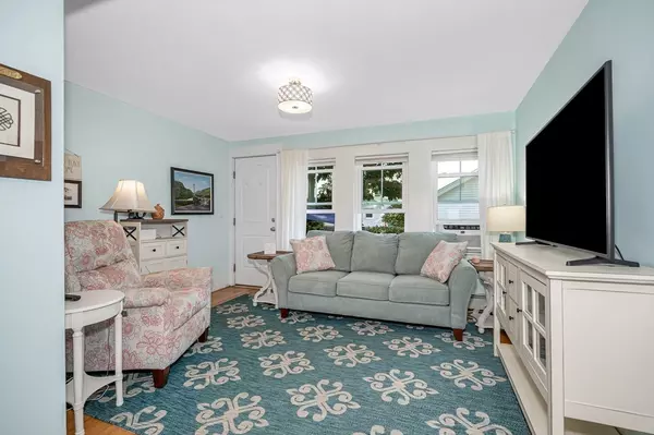 Woburn, MA 01801,3 Richmond Park #1