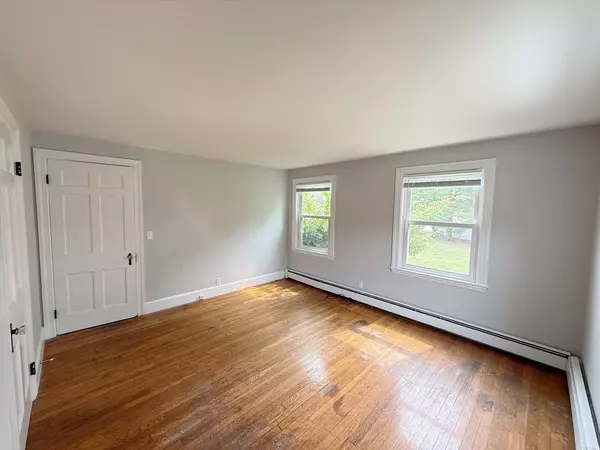 Plainville, MA 02762,18 Taunton St #18A