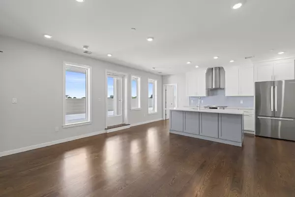 Boston, MA 02127,267 Old Colony #507