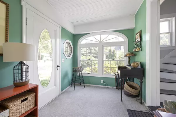 Wayland, MA 01778,251 Commonwealth Rd