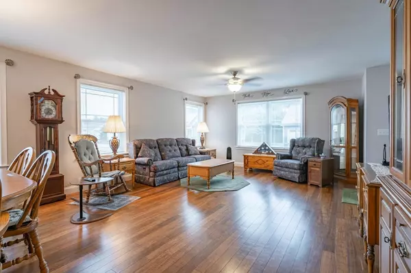 Kingston, NH 03848,19 Monarch Way #19