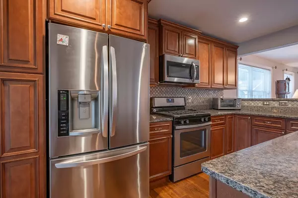 Kingston, NH 03848,19 Monarch Way #19