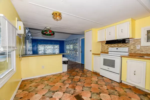 Wareham, MA 02571,24 Kimberly Ct