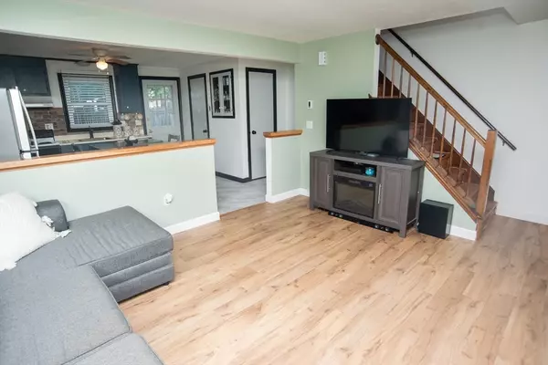 Easthampton, MA 01027,41 South Street #11