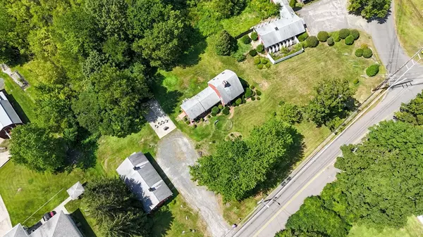 Holyoke, MA 01040,405 Rock Valley Rd