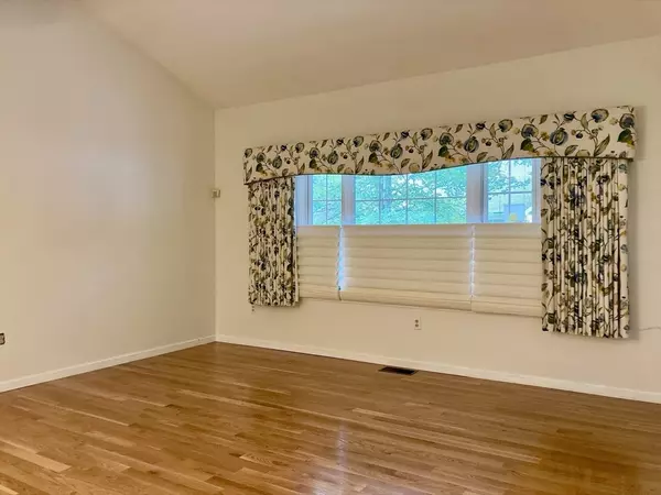 Shrewsbury, MA 01545,4 Oxford Dr #15