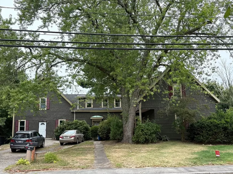 16 Washington St, Whitman, MA 02382