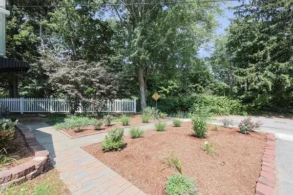 Attleboro, MA 02703,22 Florence St
