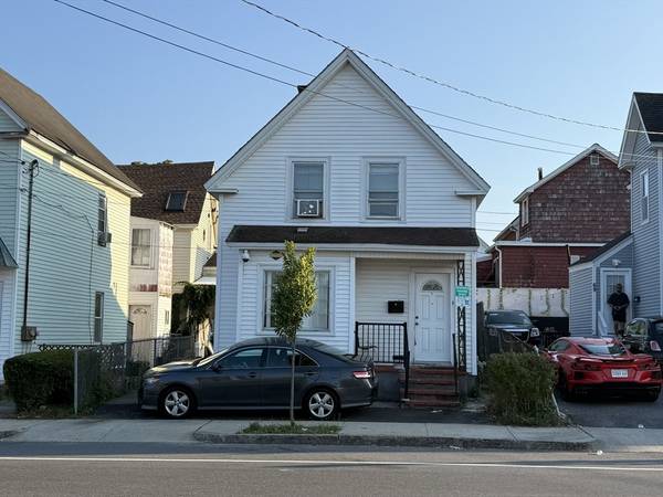 75 Plain St, Lowell, MA 01851