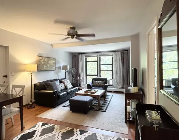 6 Juniper St #9, Brookline, MA 02446