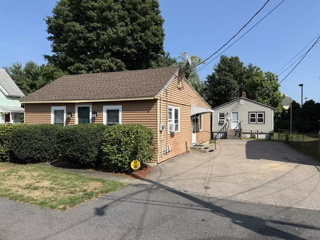 Taunton, MA 02780,13 Stanley Ave