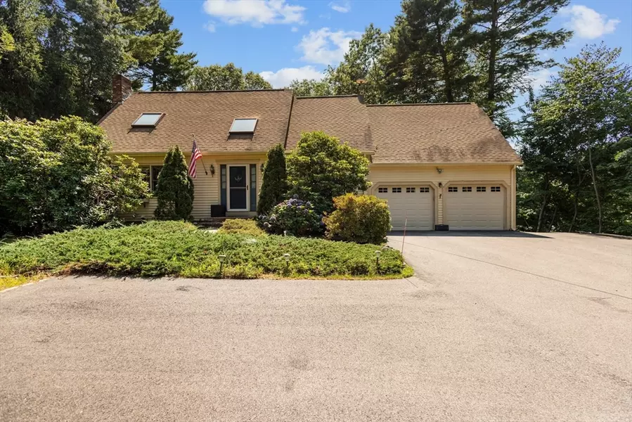 147 Creek St, Wrentham, MA 02093
