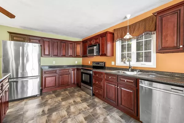 Taunton, MA 02780,6 Grove Ave