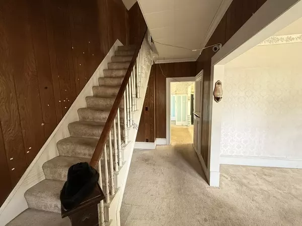 North Andover, MA 01845,24 Marblehead St