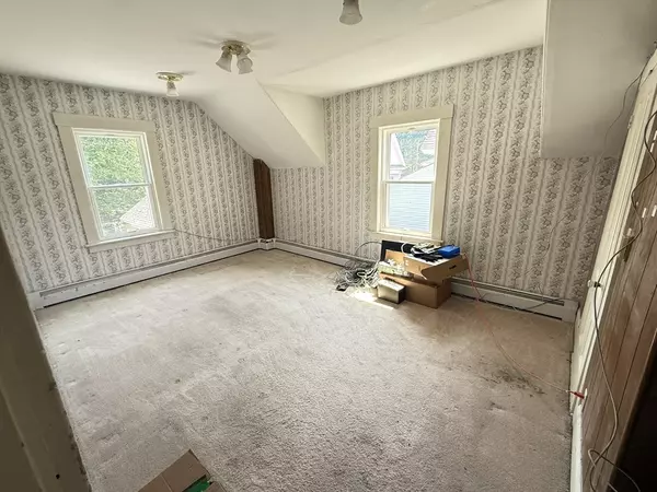 North Andover, MA 01845,24 Marblehead St