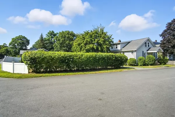 Woburn, MA 01801,12 Edith Ave