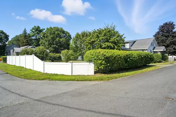 Woburn, MA 01801,12 Edith Ave