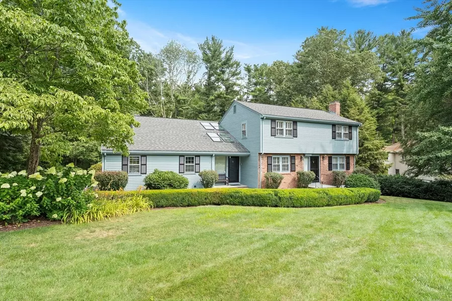 3 Earl Rd, Bedford, MA 01730