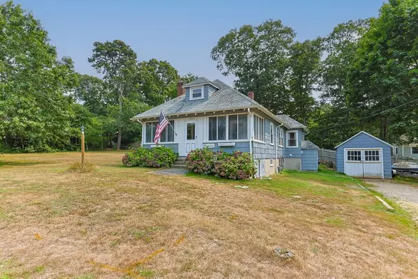 16 Silver Beach Ave, Falmouth, MA 02556