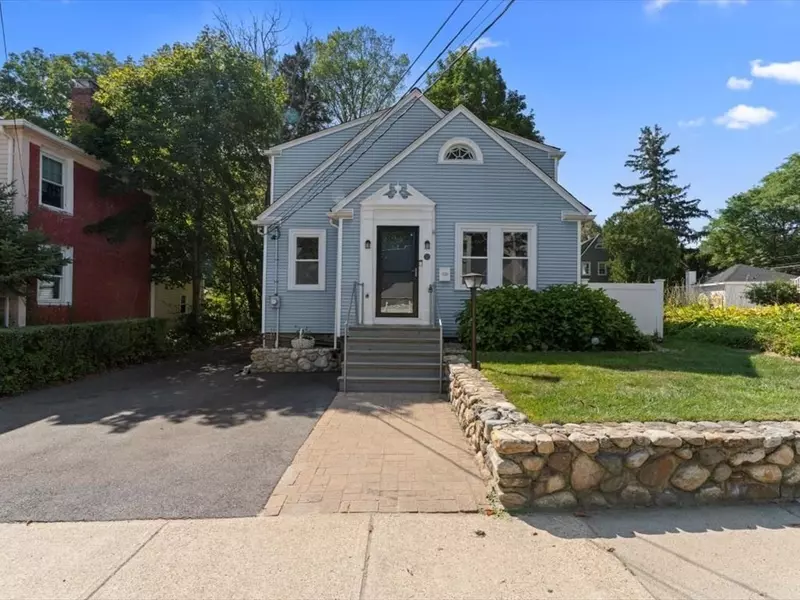 36 Salem St, Wakefield, MA 01880